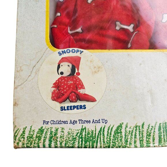 World Of Snoopy Designer Outfit Red Pajamas Bone Pattern For Talking Snoopy - Picture 10 of 11